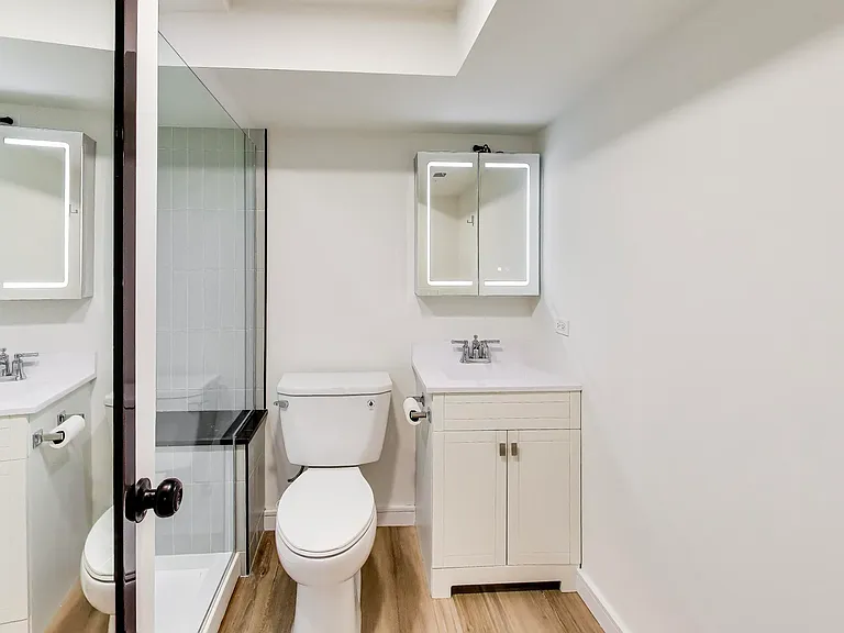 824 N Maplewood Ave #G — Photo 11