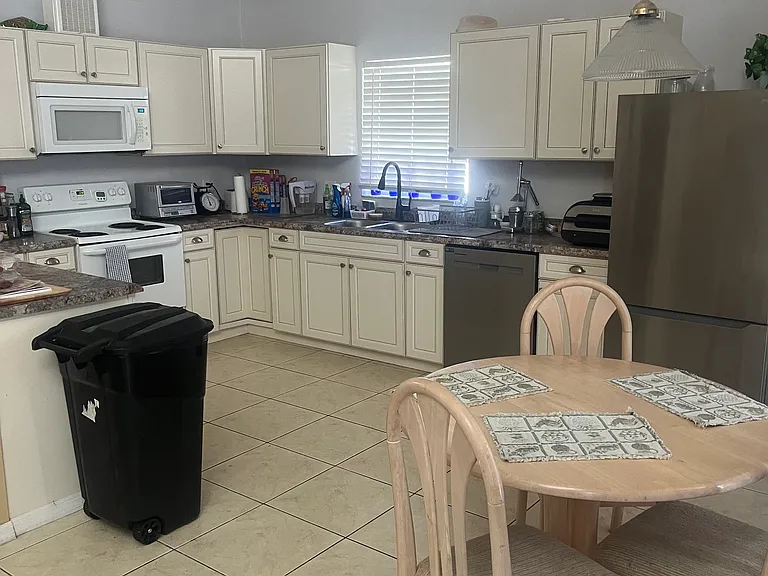 236 Sunset Ct #3 — Photo 11