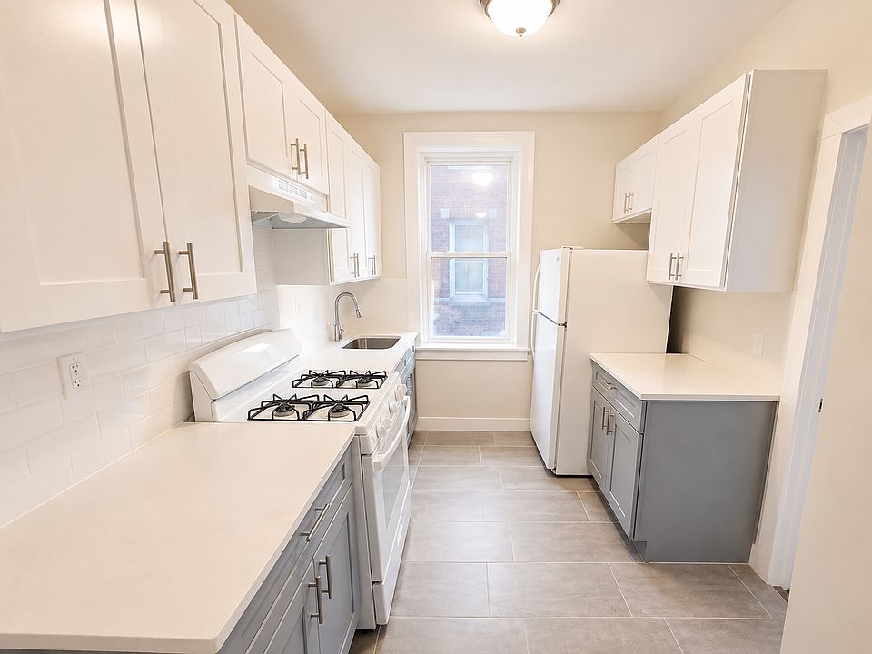 1st image of 691 Elizabeth Ave APT 24