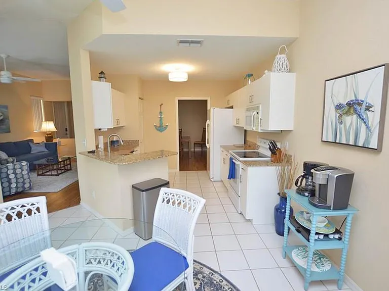 9111 Las Maderas Dr #102 — Photo 8