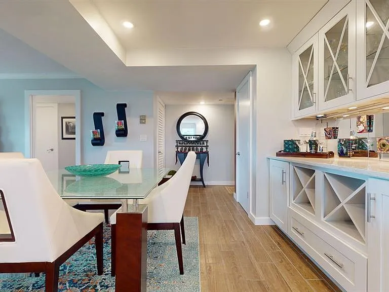 1120 N Shore Dr NE #501 — Photo 12