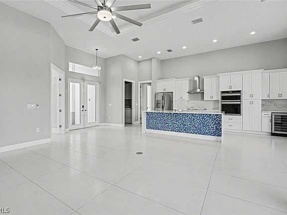 3rd image of 4222 SW 19th Place Cpe
