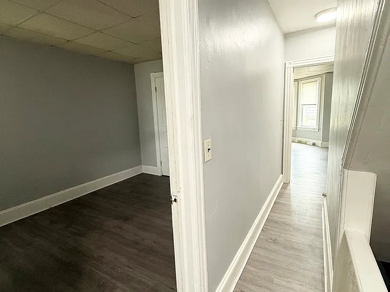48 W Union Blvd #B — Photo 8