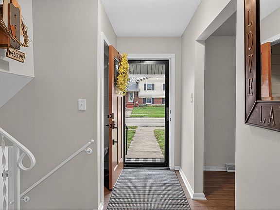 3rd image of 504 Cricklewood Dr