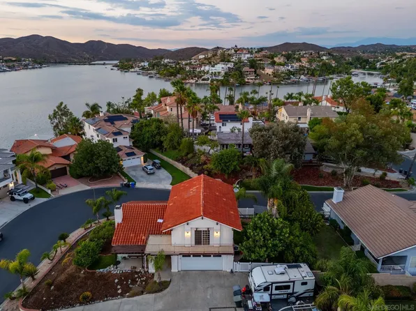 29760 Eagle Point Dr, Canyon Lake, CA 92587