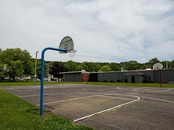 4th image of 2109 N Abbey Cir #1a0