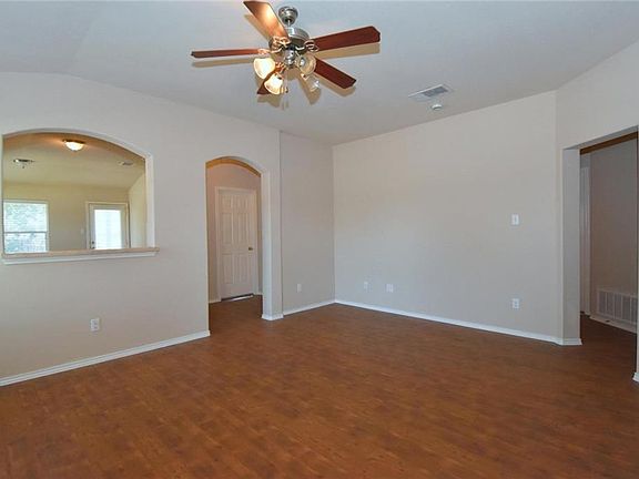 5th image of 1220 Hensley Dr
