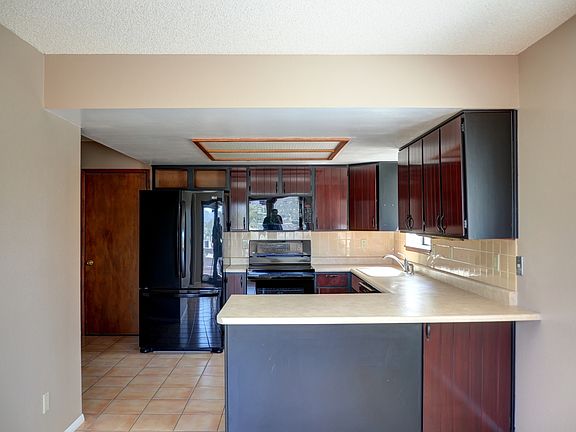 3rd image of 4523 E Robin Dr