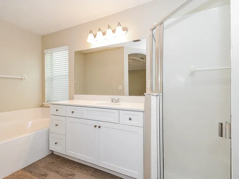 2438 Shelby Creek Rd W — Photo 5