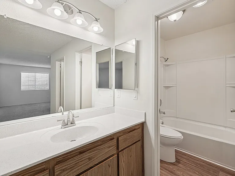 4813 Master vanity