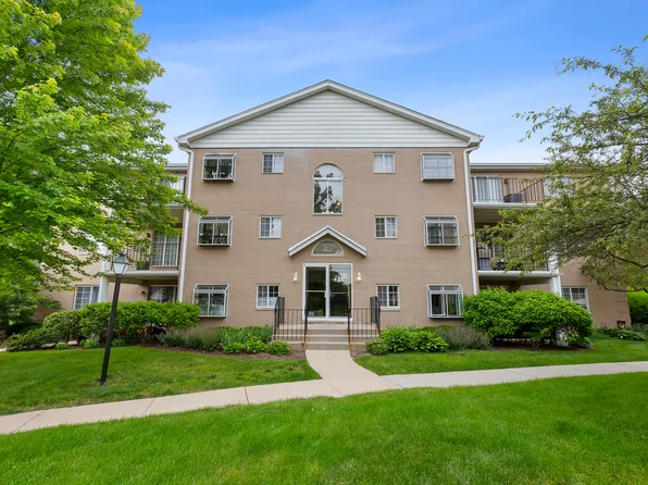 466 S President St APT 203, Carol Stream, IL 60188