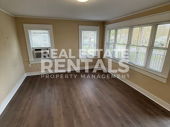 2nd image of 504 Pearl St