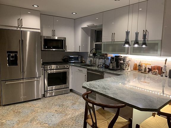 5th image of 2632 E 21st St APT 2D