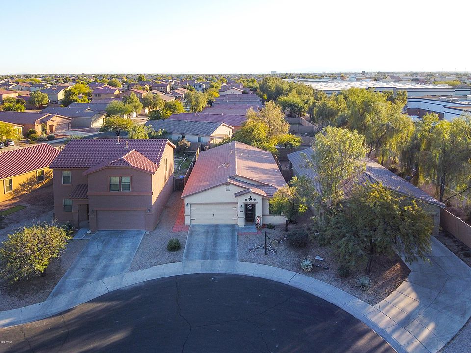 1st image of 44271 W Cydnee Dr
