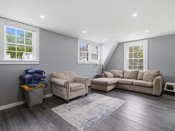 4th image of 432 South Street #D2