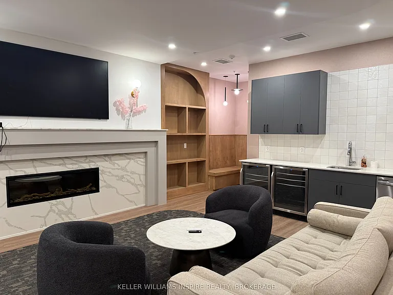 223 Princess St #806 — Photo 26
