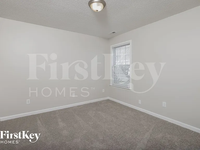 709 Southshore Pkwy — Photo 13