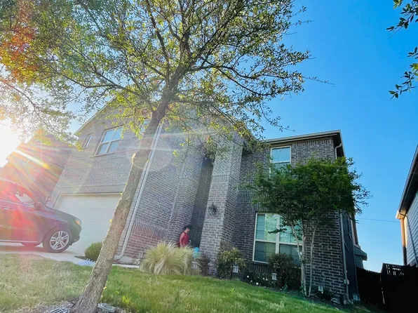 913 Albany Dr, Fort Worth, TX 76131