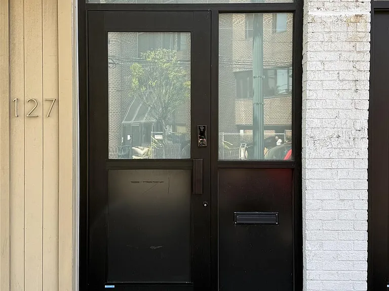 127 Mineola Blvd #1 — Photo 7