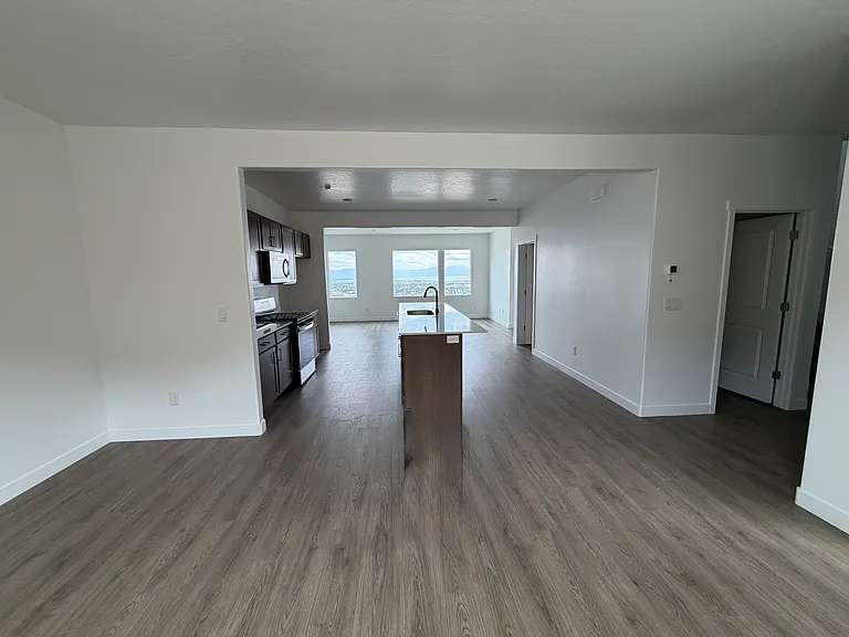 525 E Levengrove Dr — Photo 5