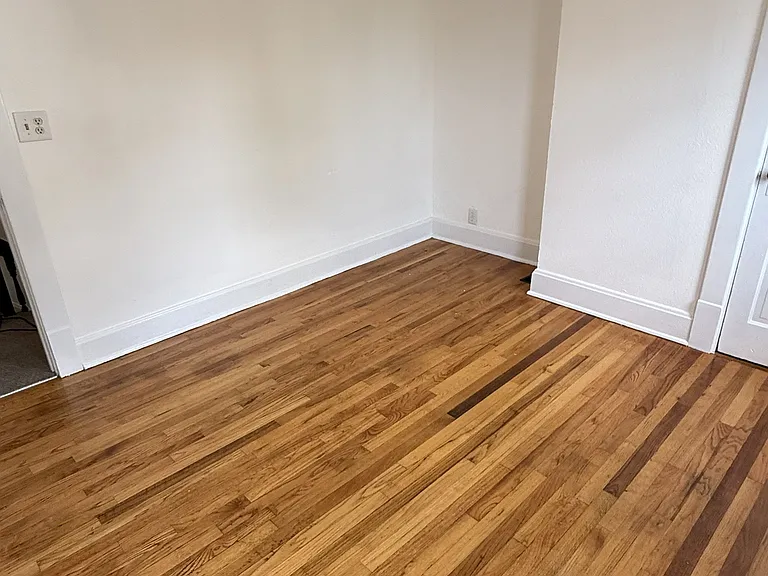 242 Hoover St — Photo 19