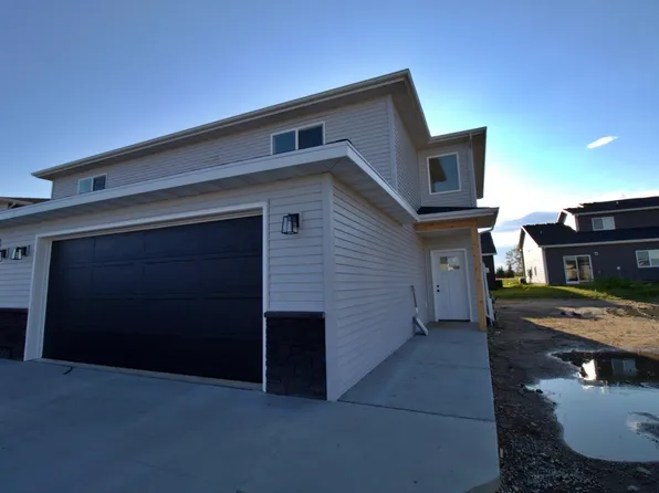 2409 Landmark Dr NW, Minot, ND 58703