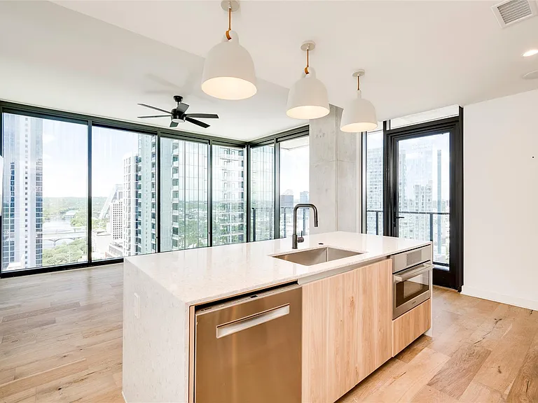 84 East Ave #2801 — Photo 1