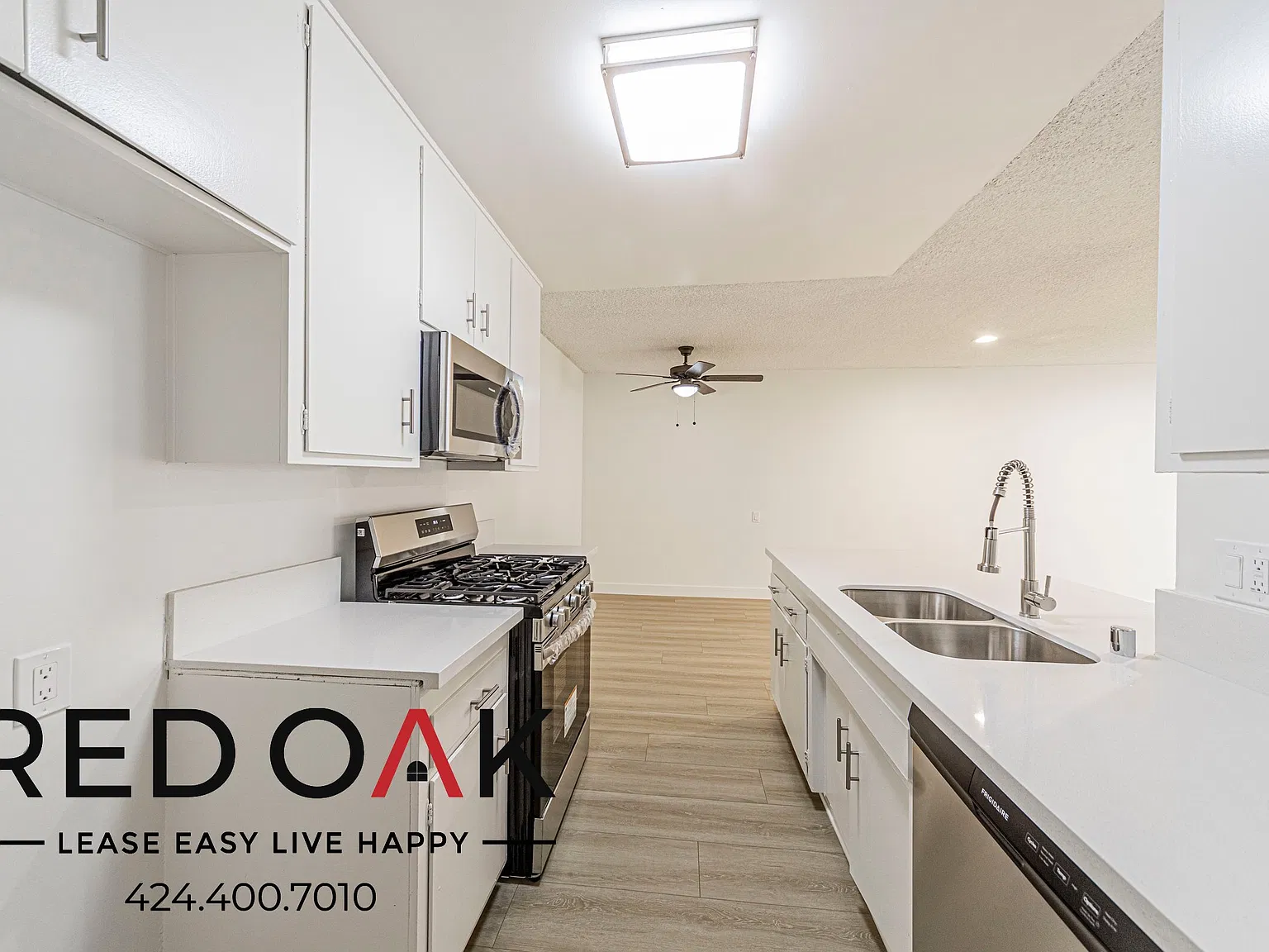 Refined 2-Bed with Balcony, Pool, On-Site Laundry and Parking Included in the Heart of Valley Vil... — Photo 4