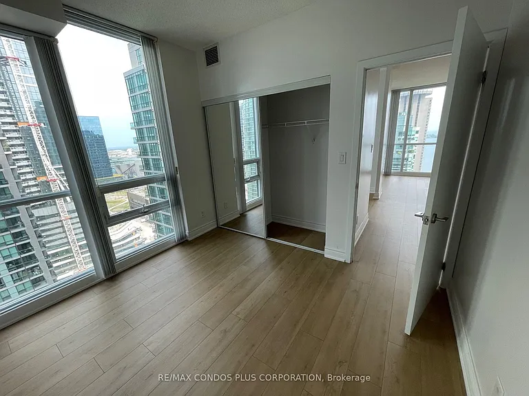 18 Harbour St #2508 — Photo 21