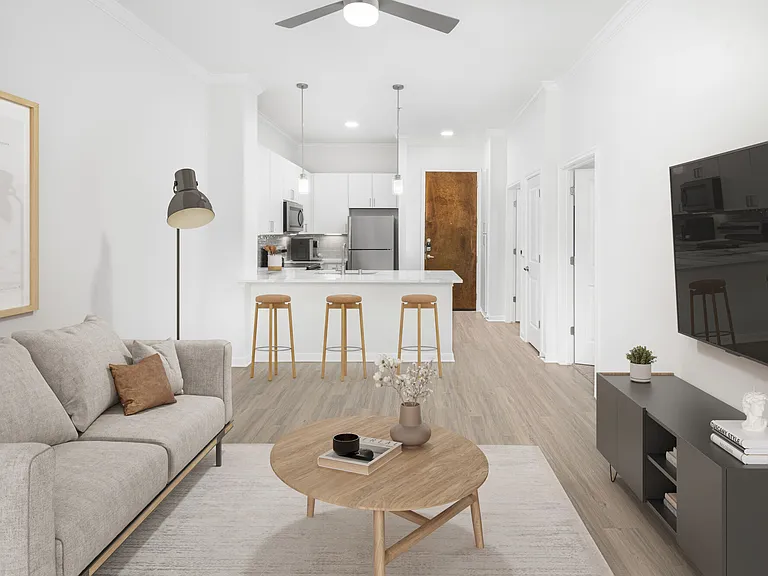 Camden Travis Street — Photo 4
