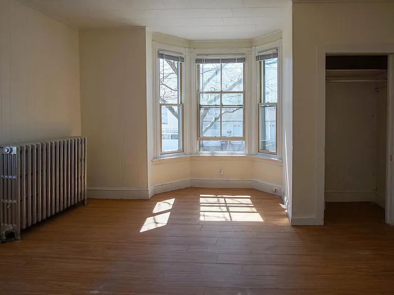 Living room/master bedroom