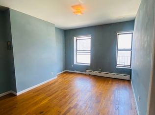 365 Broadway APT 3, Brooklyn, NY 11211