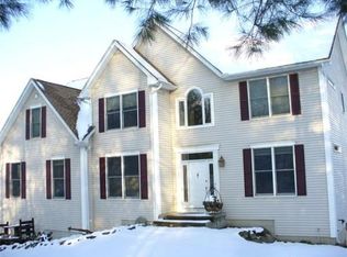5 Deerfield Dr, Wilbraham, MA 01095