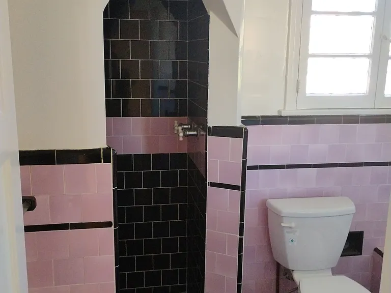 216 1/4 S Poinsettia Pl — Photo 9
