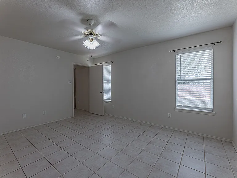 4409 Bowles Dr — Photo 28