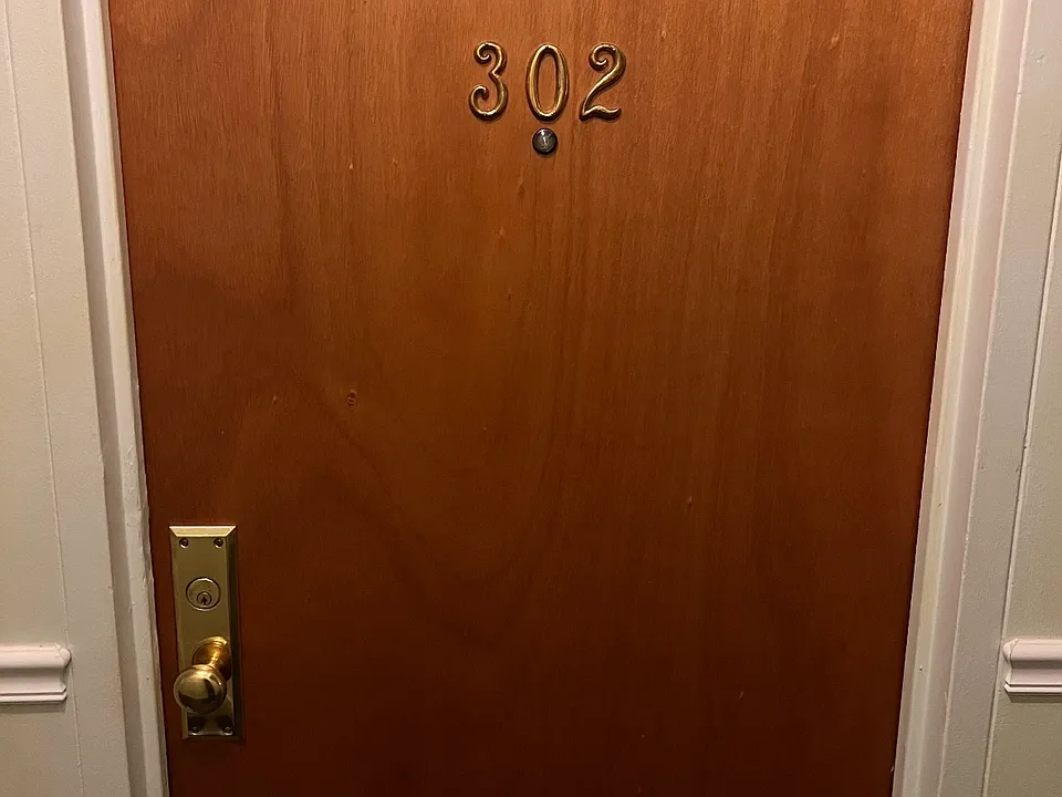 7327 N Rogers Ave #302