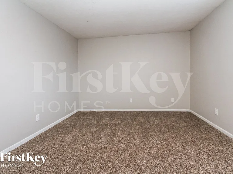 104 Meadow Creek South Dr — Photo 9
