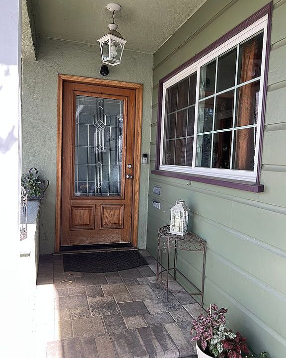 1st image of 2219 N Spurgeon St