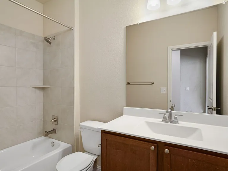 8202 Dampton Ln — Photo 19