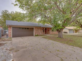 912 Penrod Dr, Granbury, TX 76048