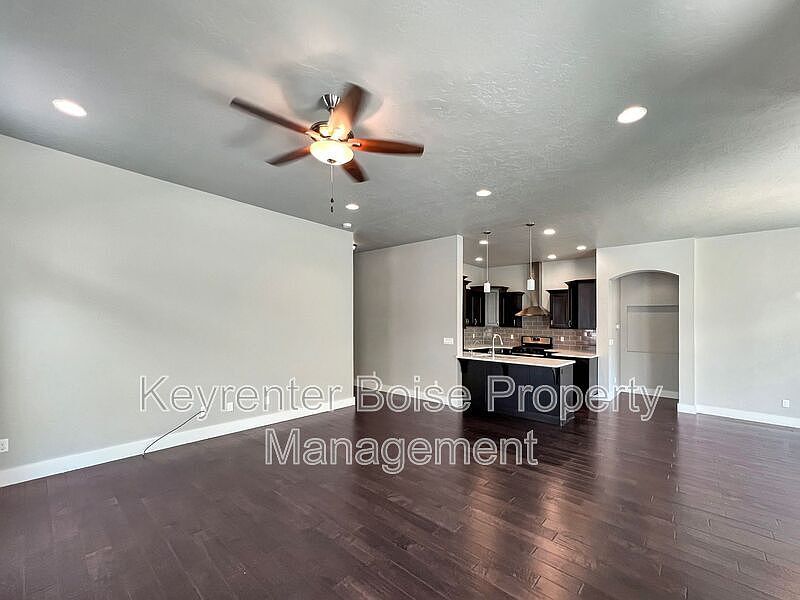 1st image of 1143 Wrightwood Dr