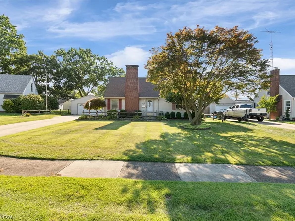 154 Hilltop Dr NW, Canton, OH 44708