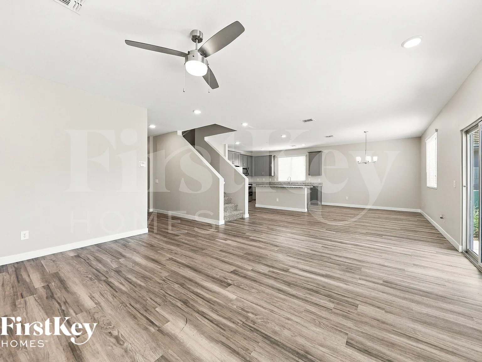 5 bed, 2.5 bath, 2624 sqft, $2,995 — Photo 3
