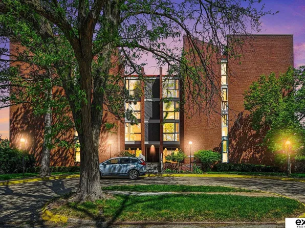 3702 Jackson St #201, Omaha, NE 68114