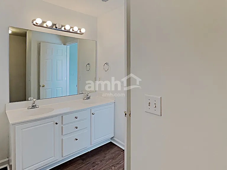 1513 Cardinal Ln — Photo 14