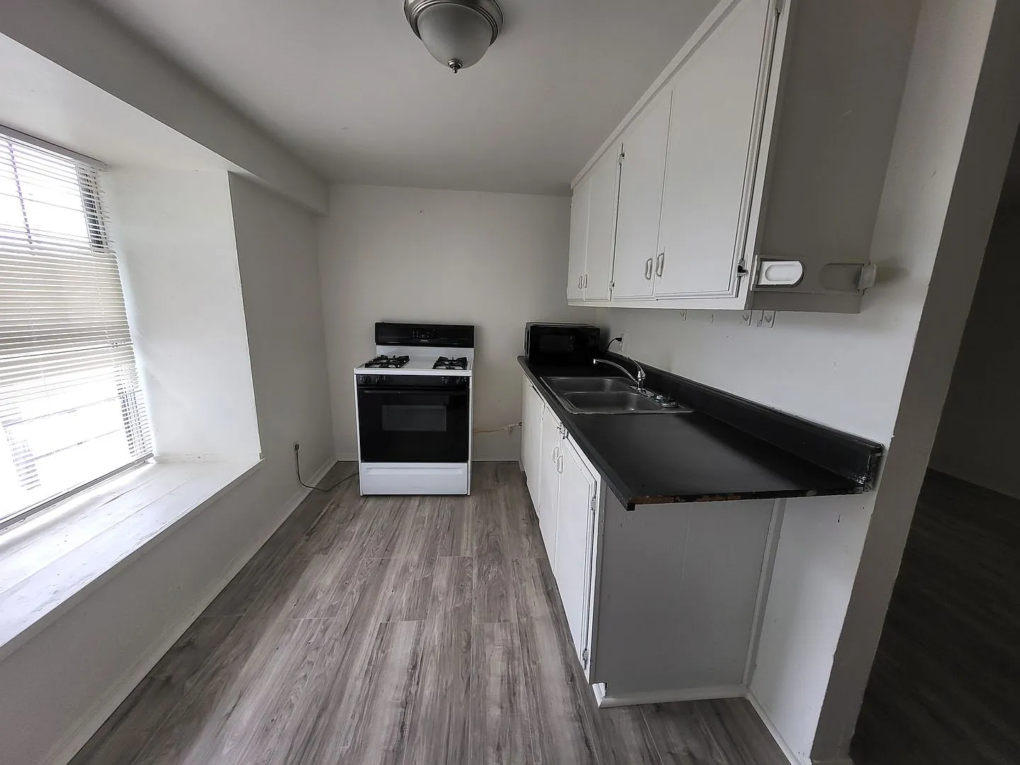 1,2 and 3 bedroom units available — Photo 2