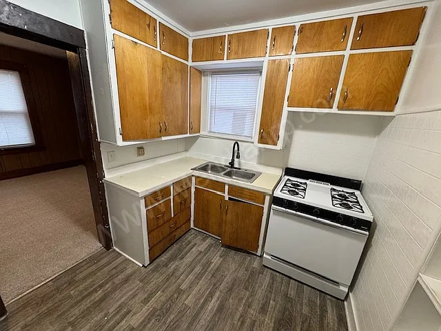 1517 Howell St — Photo 9
