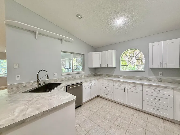 5707 Silver Oak Dr — Photo 20