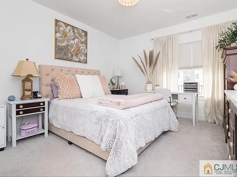726 Stiller Ln #726 — Photo 8