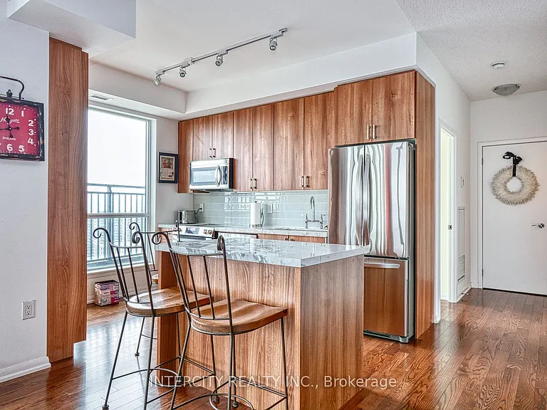 800 Lawrence Ave W #2014 — Photo 15
